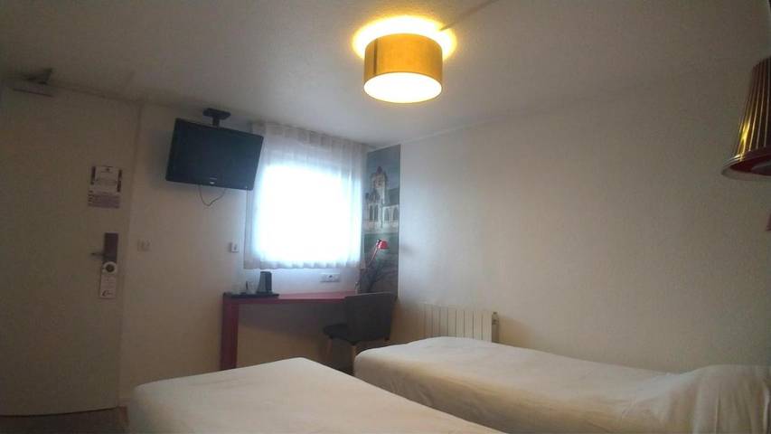 Hôtel pour 2 personnes, avec terrasse à Saint-Étienne-du-Rouvray - 4