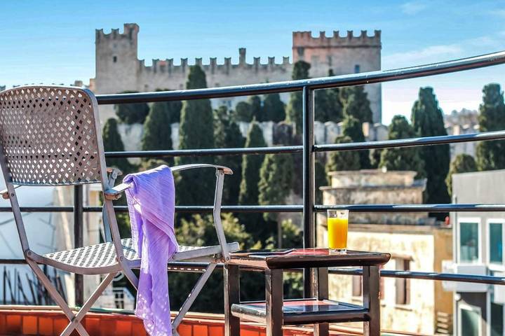 Ferienwohnung für 4 Personen, mit Ausblick und Terrasse in Rhodos Stadt