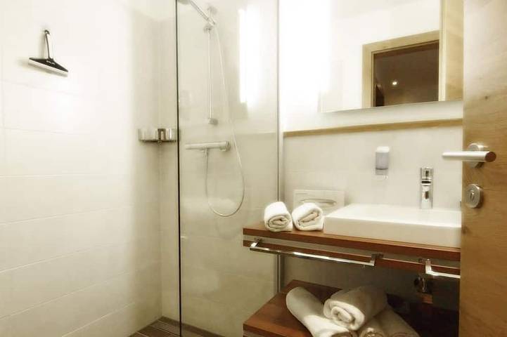Ferienhaus für 4 Personen, mit Balkon und Garten sowie Pool und Sauna im Salzkammergut - 2