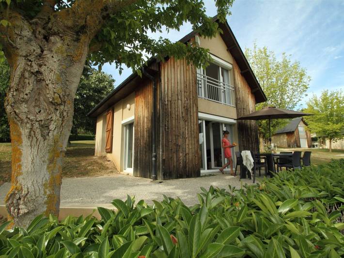 Gîte pour 5 personnes, avec piscine et terrasse à Lissac-sur-Couze - 2