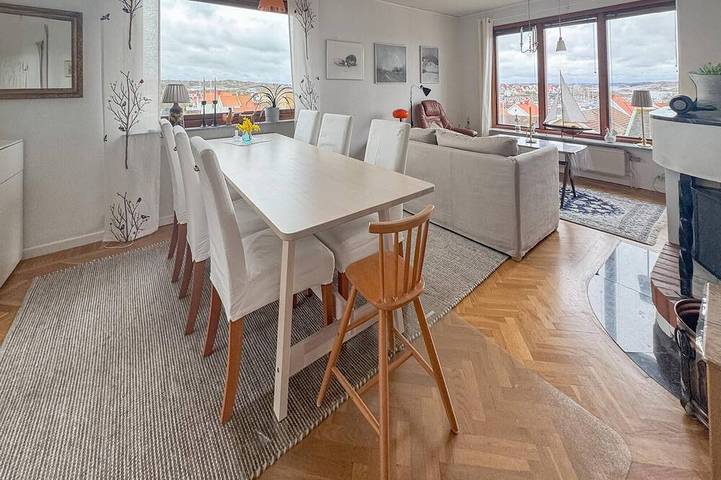 Schönes Haus mit 2 Schlafzimmern in. in Kungshamn, Norra Västkusten