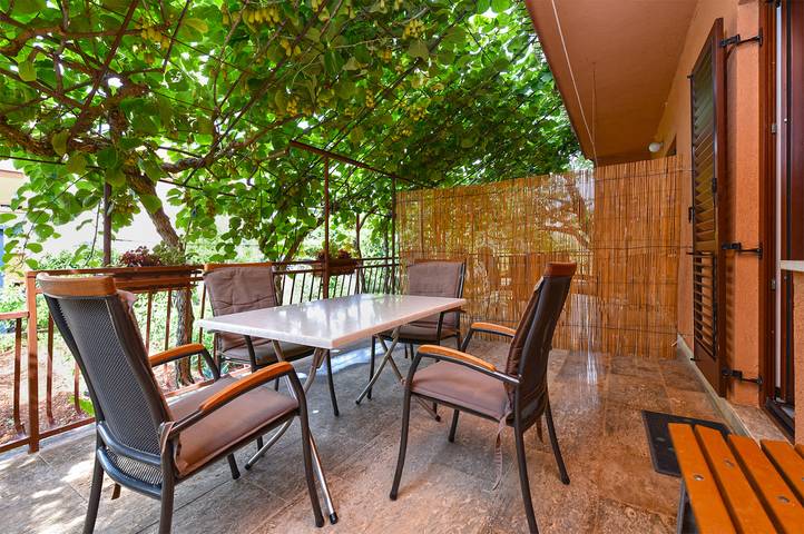 Ferienwohnung für 3 Personen, mit Balkon/Terrasse in Fazana