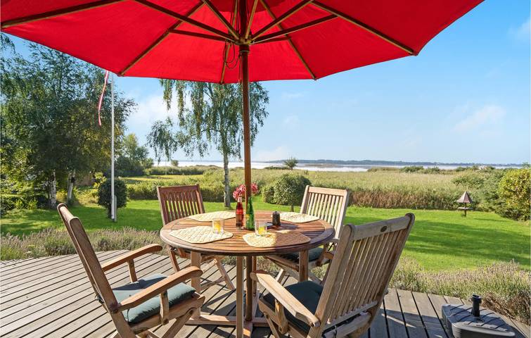 Ferienhaus für 4 Personen, mit Terrasse und Garten in Orø - 3