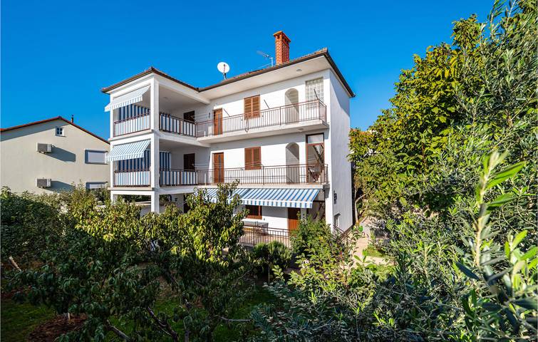 Ganze Ferienwohnung, Gemütliche 75 m² große Ferienwohnung mit Meerblick, Terrasse, WLAN und Parkplatz in Zadar Stadt, Zadar (Kommun)