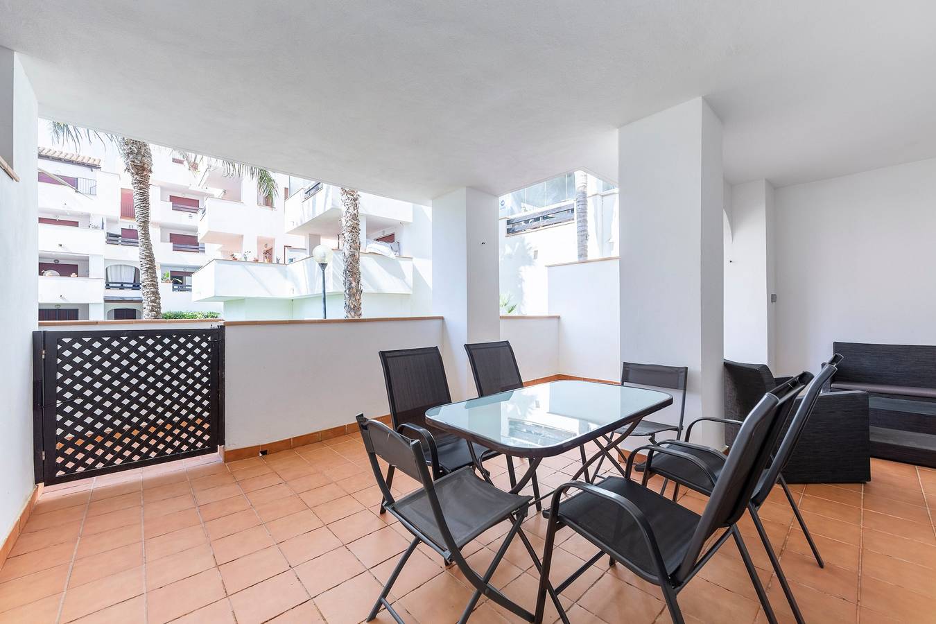 Apartamento entero, Apartamento 'Increible Playazo Vera' con piscina compartida, terraza privada y aire acondicionado. in Playas de Vera, Vera