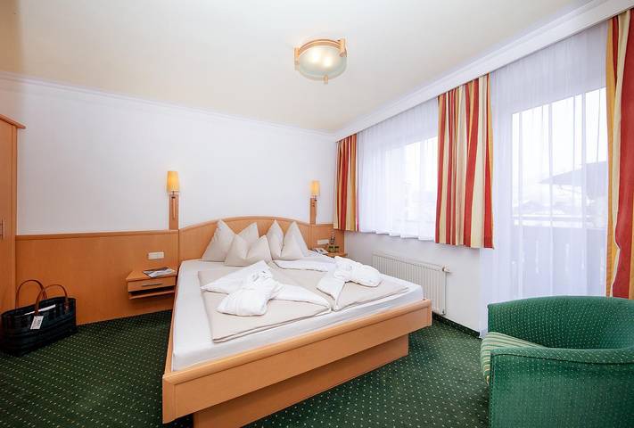 Double room standard "Areit" with breakfast in Zell am See, Pinzgau