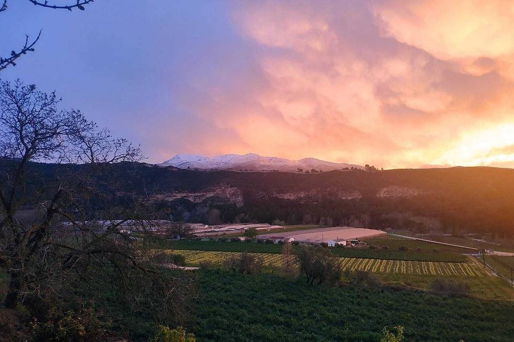 Casa en plena naturaleza. Junto Parque Nat.de Sierras Tejeda, Almijara y Alhama in Arenas del Rey, Provincia de Granada