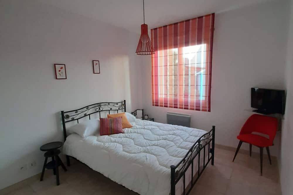 Agréable petite maison de vacances récen au calme à deux pas du port, plain pied in Loctudy, Côte de Cornouaille
