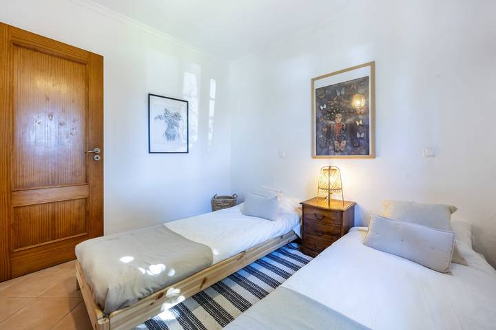 Gîte pour 2 personnes, avec terrasse et jardin dans Rogil