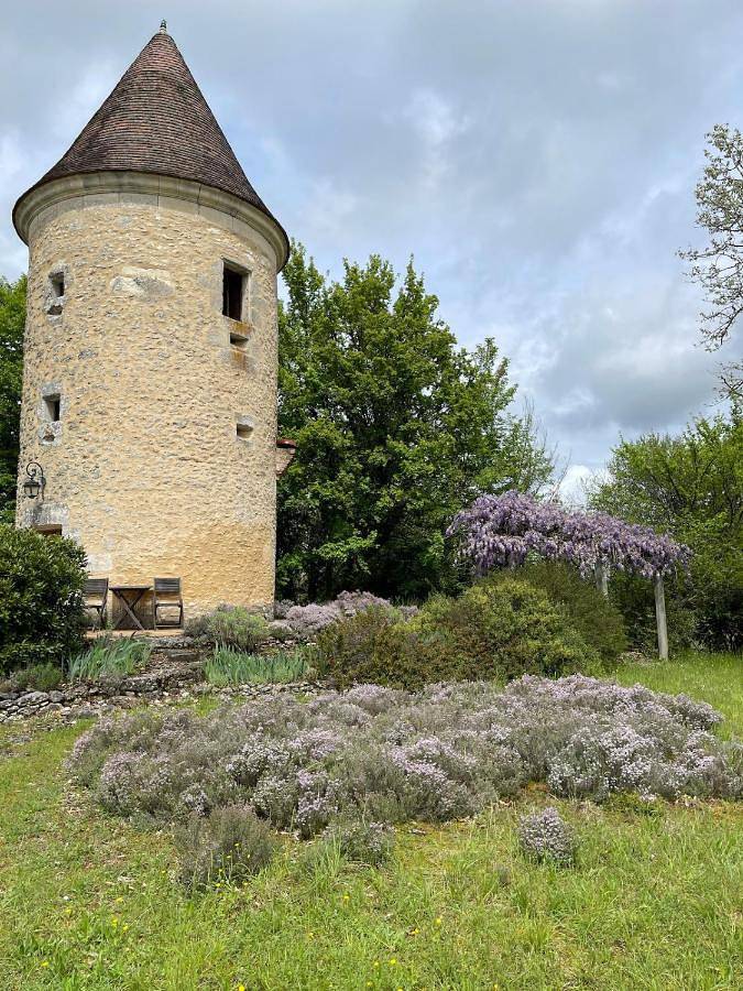Location de vacances pour 2 personnes, avec vue ainsi que jardin et piscine, animaux acceptés à Saint-Maime-de-Péreyrol - 2