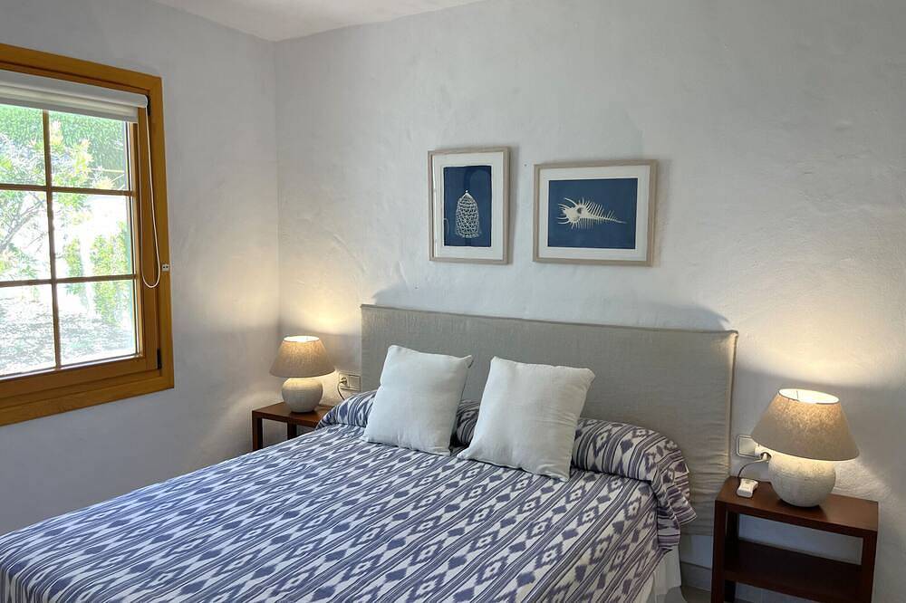 Entire apartment, Stunning sea views near the beach in Son Parc, Es Mercadal