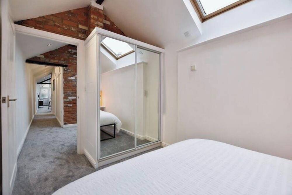 Bright And Airy Cottage Close To Salisbury Centre in Salisbury, Wiltshire
