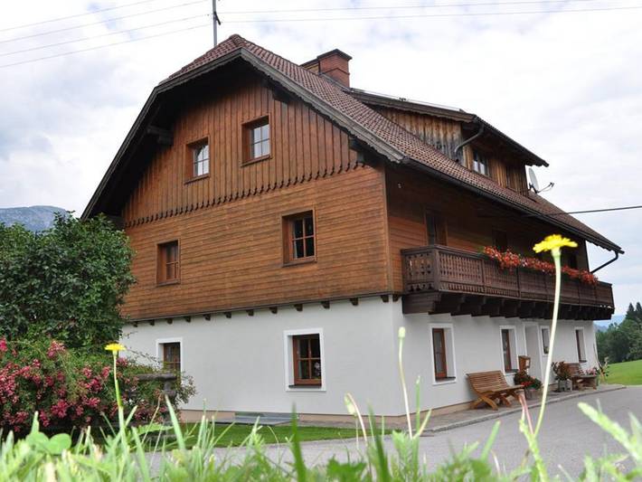 Bauernhof für 4 Personen, mit Balkon und Garten in Haus