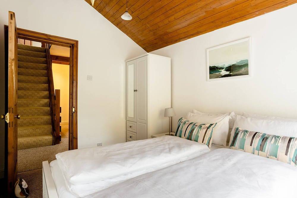 Charming 3Br Victorian Cottage in the historic town of Colnbrook, Berkshire in Slough, Berkshire