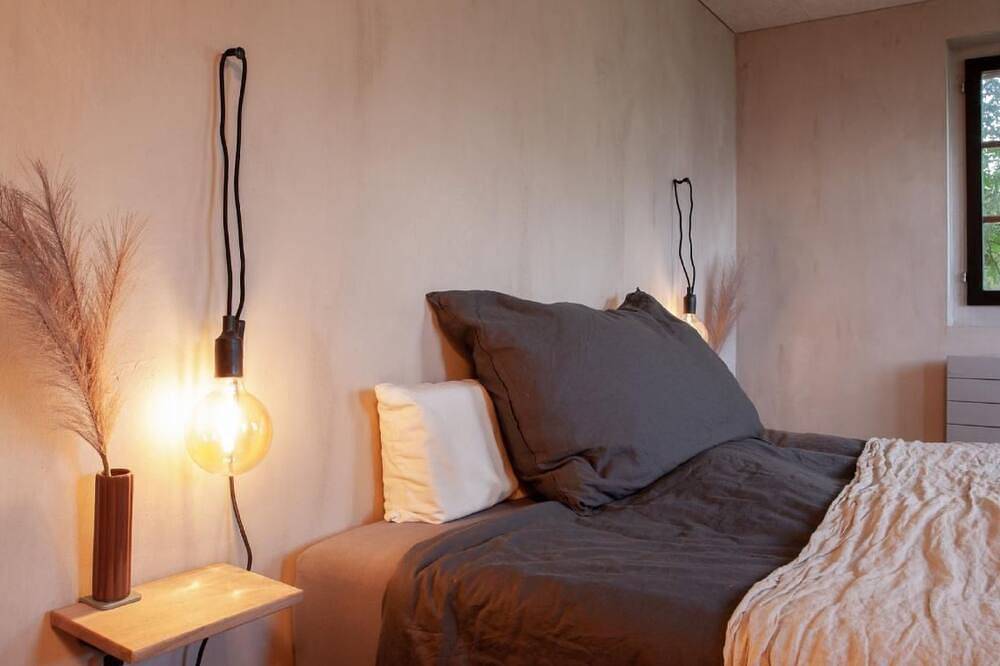 Ganze Wohnung, Modernes Bijou in 400-jährigem Haus in Eischoll, Walliser Alpen