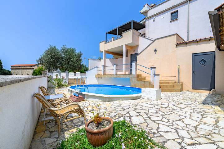 Ferienwohnung für 4 Personen, mit Terrasse und Garten in Nova Vas - 2