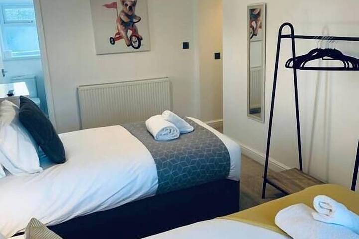 Apartment for 10 people in Swansea