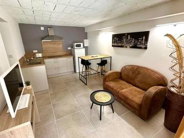 Gîte pour 2 personnes, avec jardin à Châteauneuf-du-Rhône
