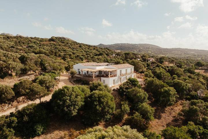 Chambre d’hôte pour 3 personnes, avec Terrasse et Jardin ainsi que Piscine et Vue