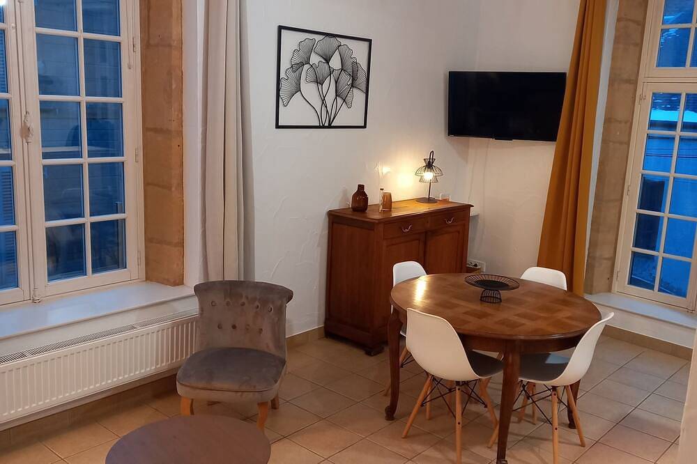 Entire apartment, Apartment At The Foot Of The Chateau Fort in Sedan, Ardennes