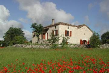 Gîte pour 3 personnes, avec jardin à Lalbenque