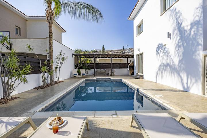 Villa for 11 people in Cyprus
