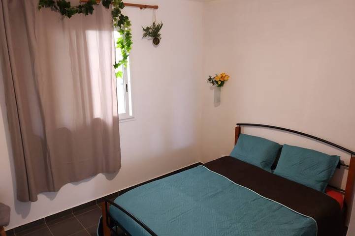 Location de vacances pour 6 personnes, avec jardin ainsi que terrasse et jacuzzi à Sainte-Suzanne - 2