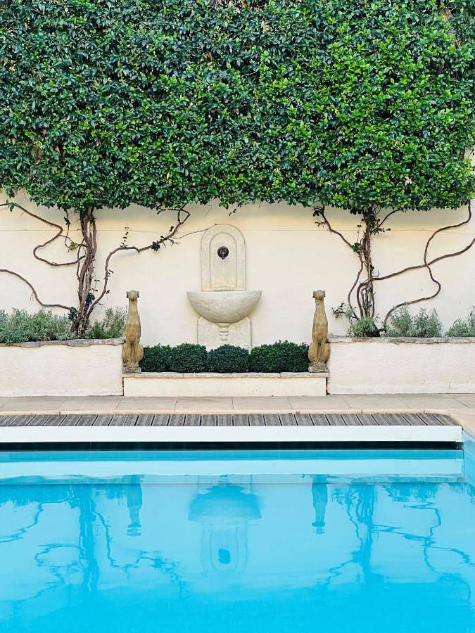 Location de vacances pour 6 personnes, avec vue ainsi que jardin et piscine à Pouzolles - 3