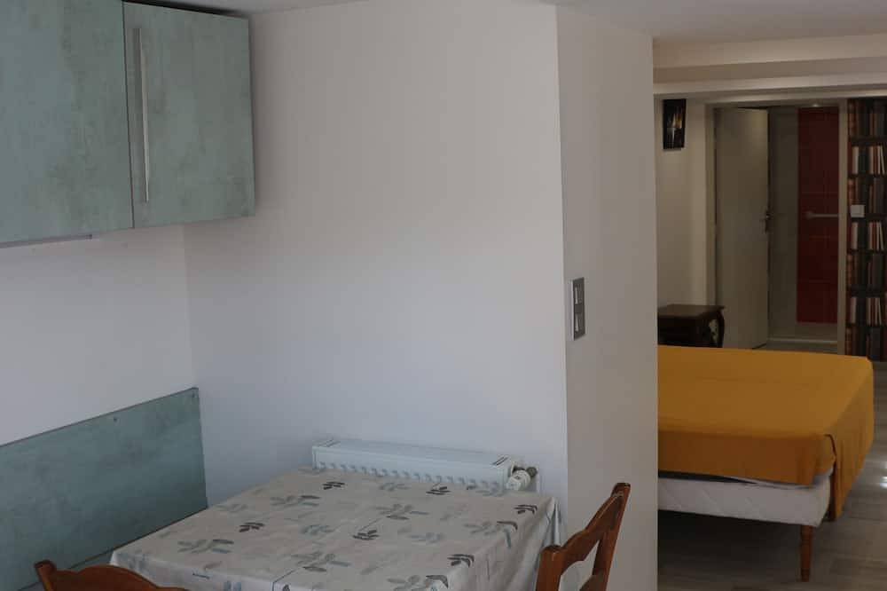 Appartement entier, Gite du Picot, calme et reposant, grand jardin. in Marçay, Vienne (France)