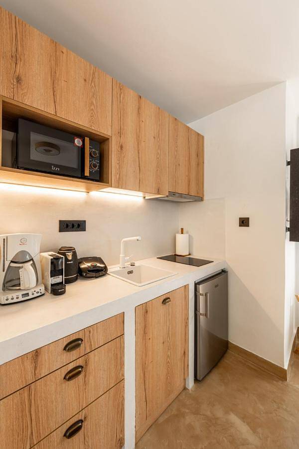 Maison d’hôte pour 3 personnes, avec balcon ainsi que jardin et vue dans Égine - 3