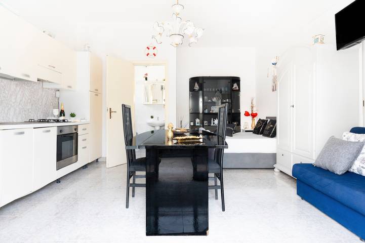 'Mono Via Beethoven' Apartment with Sea View, Wi-Fi and Air Conditioning in Porto Cesareo, Taranto-bugten