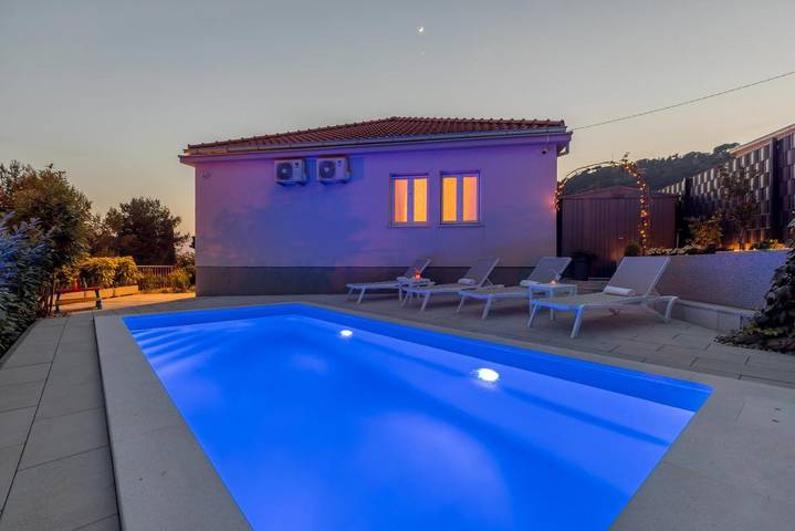 Villa für 5 Personen, mit Garten und Ausblick sowie Pool in Split - 3