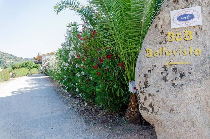 Location de vacances pour 3 personnes, avec jardin et vue, animaux acceptés à Loceri - 3