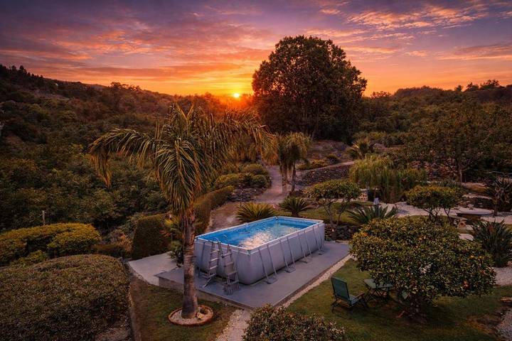 Location de vacances pour 7 personnes, avec piscine ainsi que jardin et vue, animaux acceptés à Piedimonte Etneo