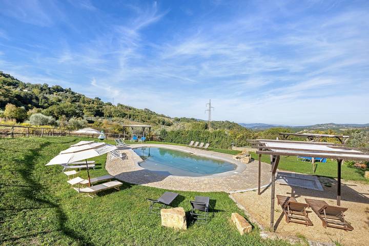 Room 'Legnaia - Agriturismo Le Canterie' with Shared Pool, Private Garden and Wi-Fi in Radicondoli, Siena provins