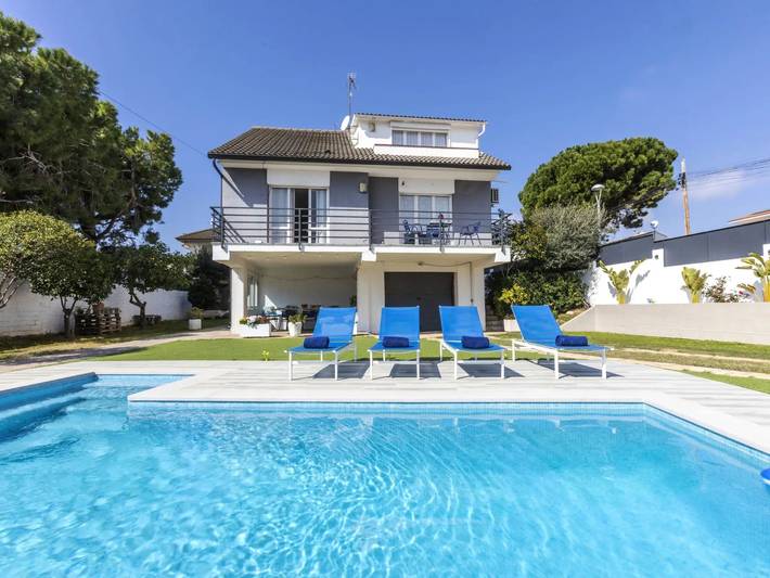 Ferienhaus für 10 Personen, mit Terrasse und Pool