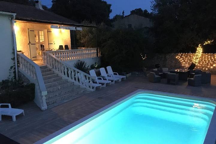 Location de vacances pour 6 personnes, animaux acceptés à Mons (Gard)