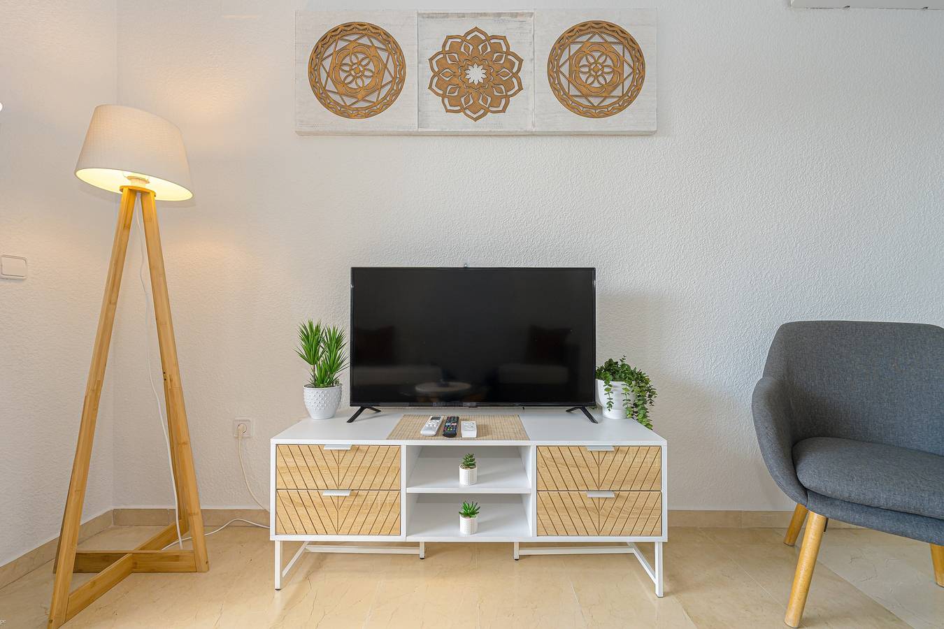 Geheel appartement, Appartement 'Capitolio 1g' met uitzicht op de bergen, Wi-Fi en airconditioning in L'Albir, L'Alfàs del Pi