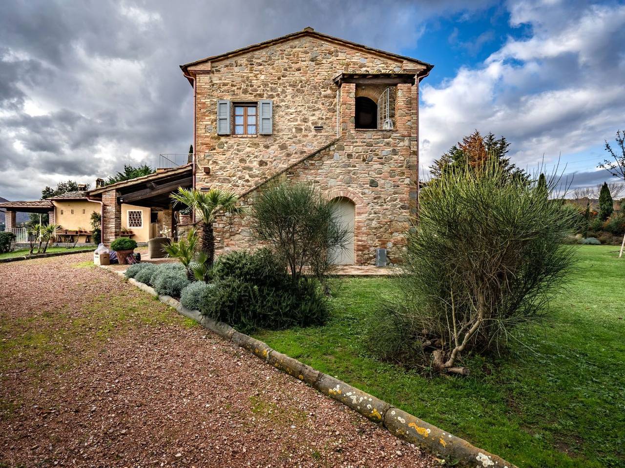 Ganze Wohnung, 'Riparossa' mit Pool in Chianni, Etruskische Küste