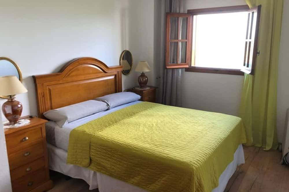 Entire apartment, Modern beachside apartment a few minutes walk from shops, bars and restaurants. in Alboraya, Costa de Valencia