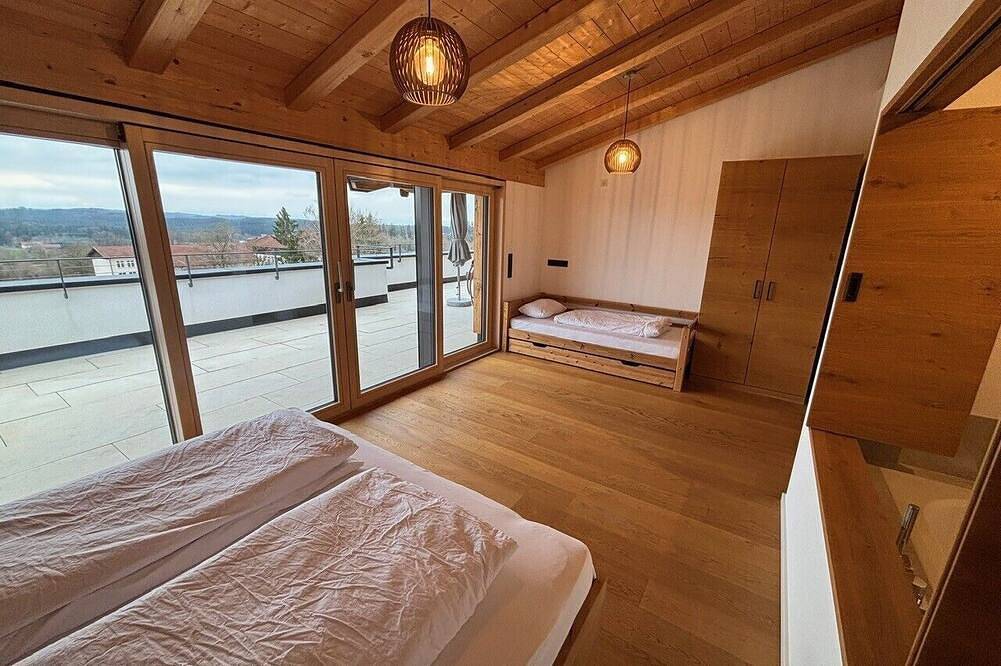 Ganze Wohnung, Penthousewohnung mit Panoramablick in Schnaitsee, Landkreis Traunstein