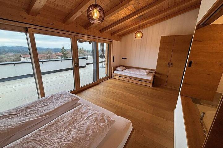 Ganze Wohnung, Penthousewohnung mit Panoramablick in Schnaitsee, Landkreis Traunstein