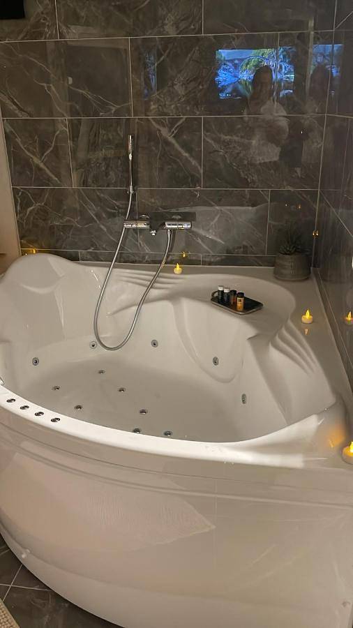 Gîte pour 2 personnes, avec balcon ainsi que sauna et jacuzzi à Chilly-Mazarin - 3