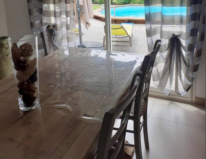 Location de vacances pour 6 personnes, avec piscine ainsi que terrasse et jardin à Colonzelle - 2