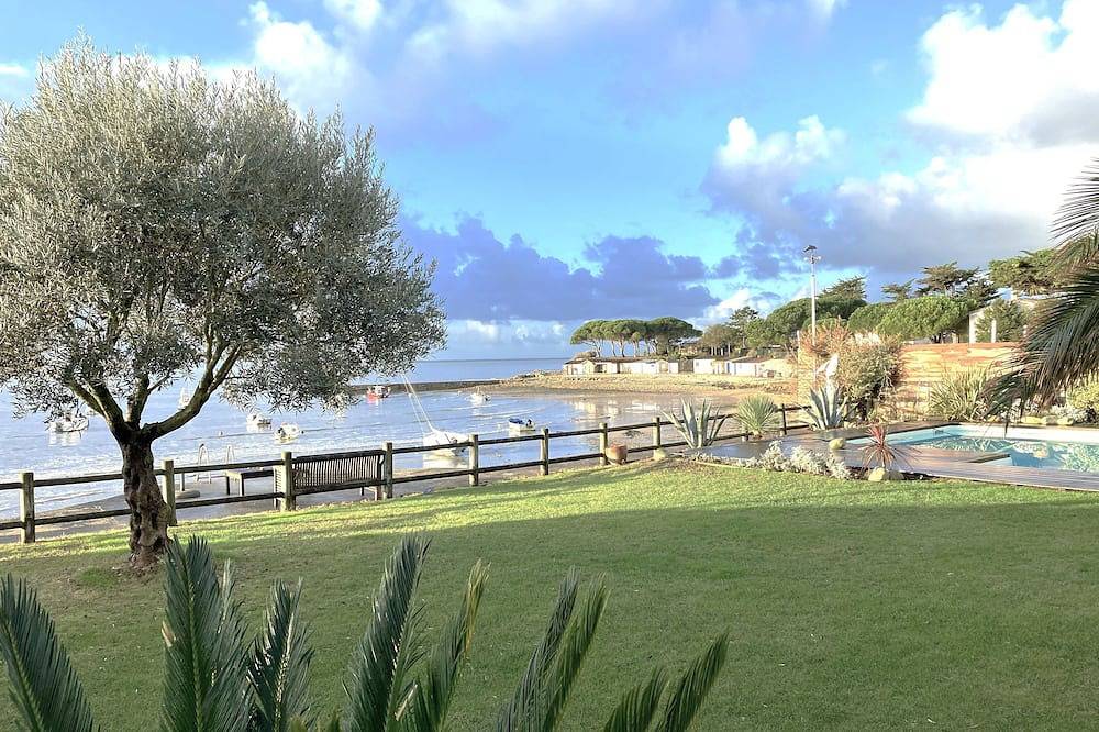 Villa \"les pieds dans l'eau\" La Rochelle south for 10 people  in Angoulins, Región de La Rochelle