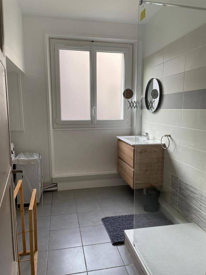 Appartement entier, Two-Bedroom Apartment in Blois, Région de Blois