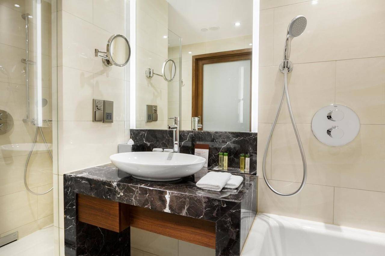 Doubletree by Hilton Hotel & Conference Centre Warsaw in Wawer, Warszawa