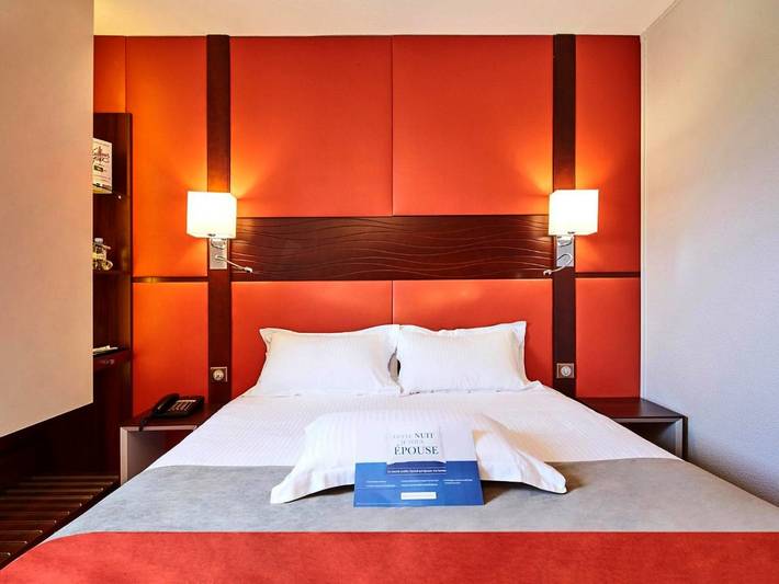 Hôtel pour 2 personnes, avec Terrasse et Jardin ainsi que Piscine et Vue à Bouaye