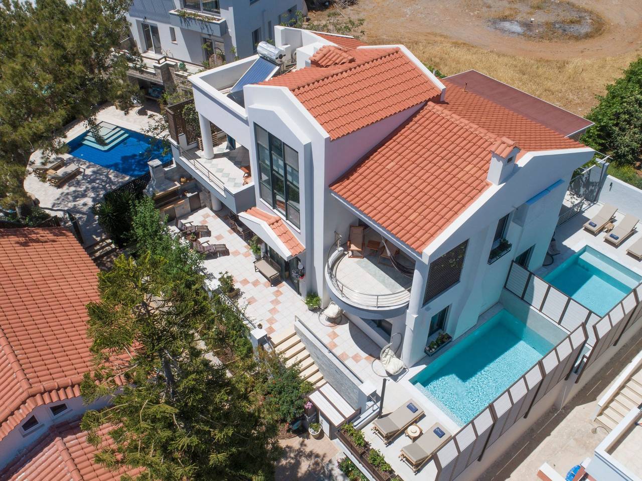 Luxuriöser Villenkomplex mit 14-16 Schlafzimmern in Strandnähe in Koutsouras, Lasithi