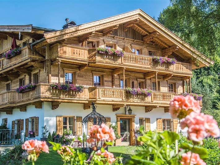 Ferienwohnung für 5 Personen, mit Balkon und Terrasse sowie Whirlpool und Garten in Kössen